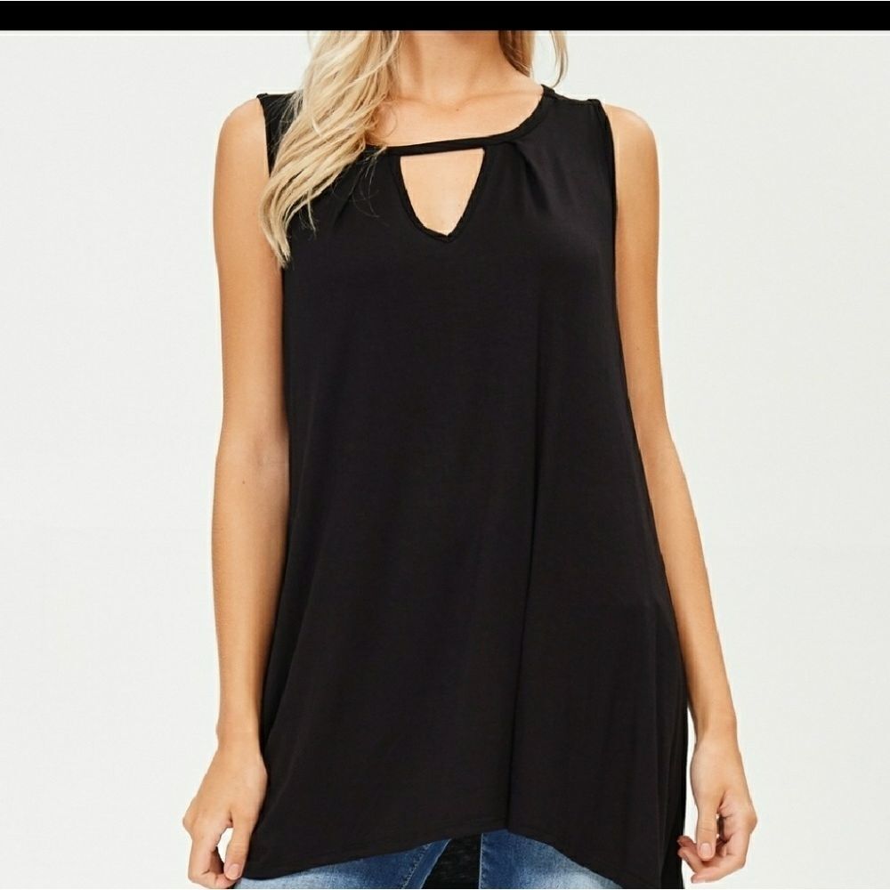 BLACK Sleeveless tunic